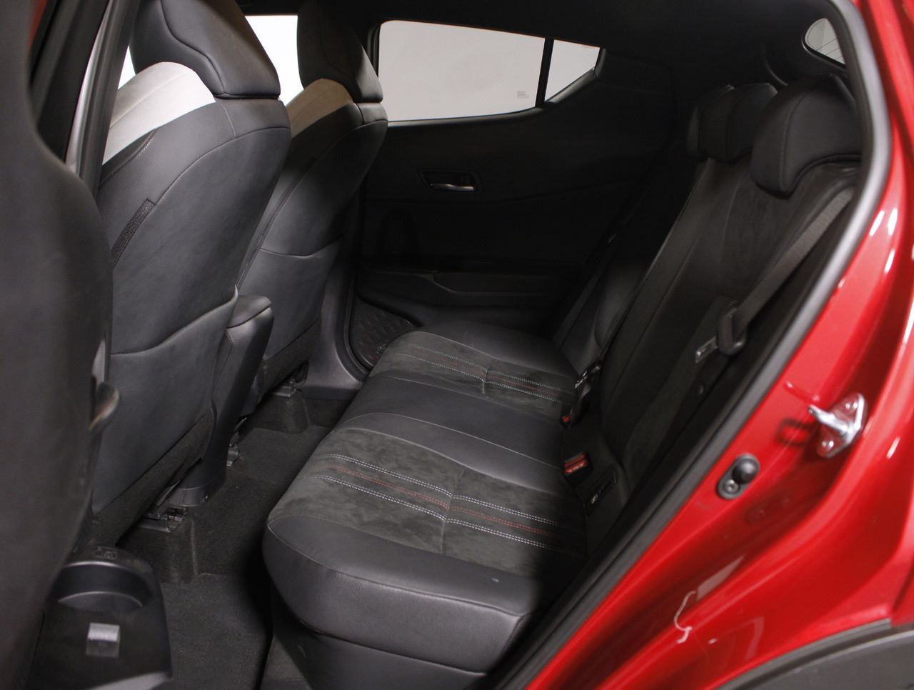 Foto Toyota C-HR 26