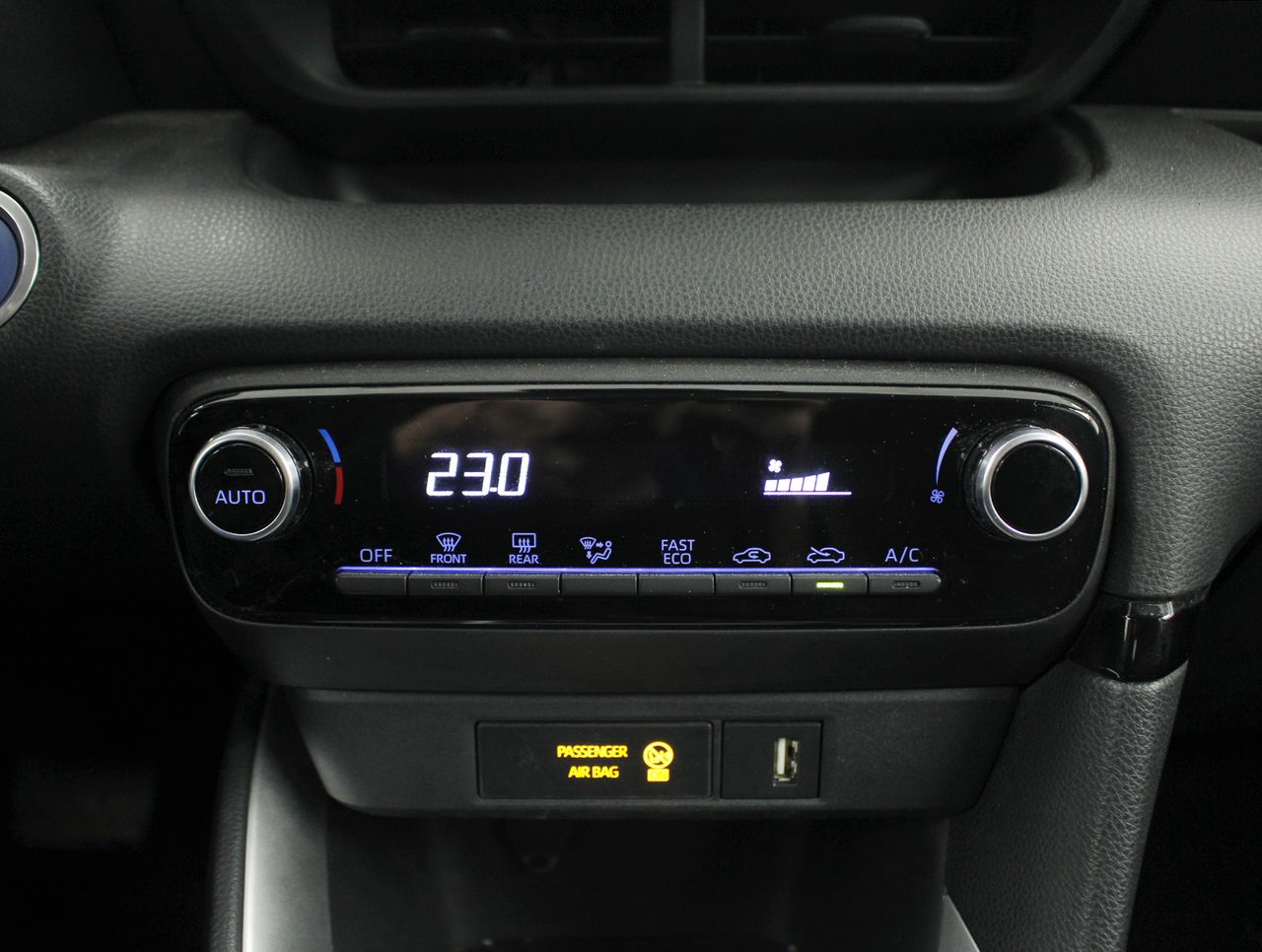 Foto Toyota Yaris 11