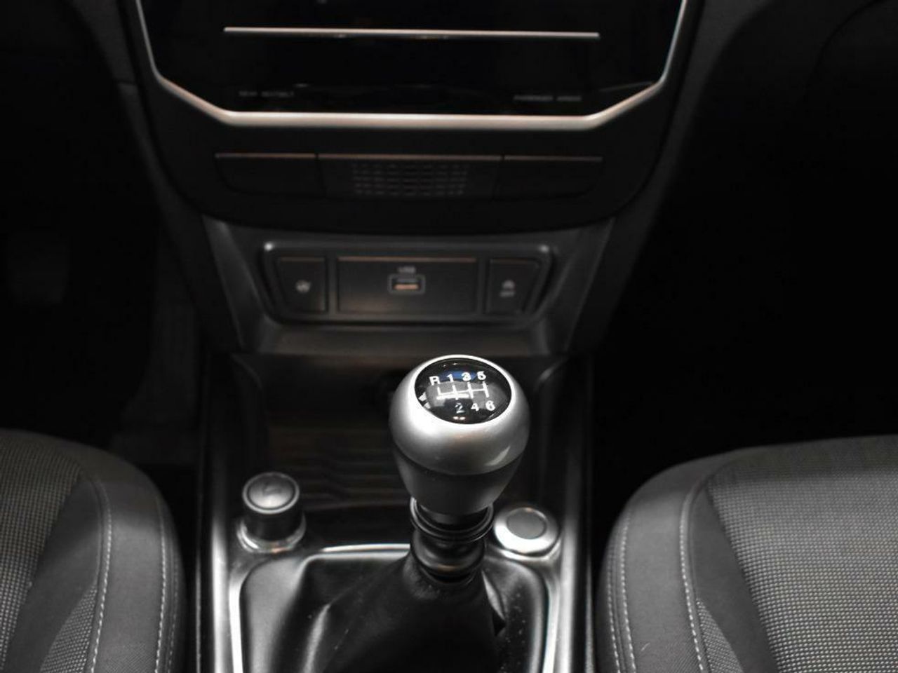 Foto SsangYong Tivoli 13