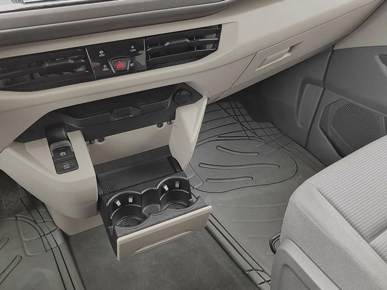 Foto Volkswagen Multivan 12