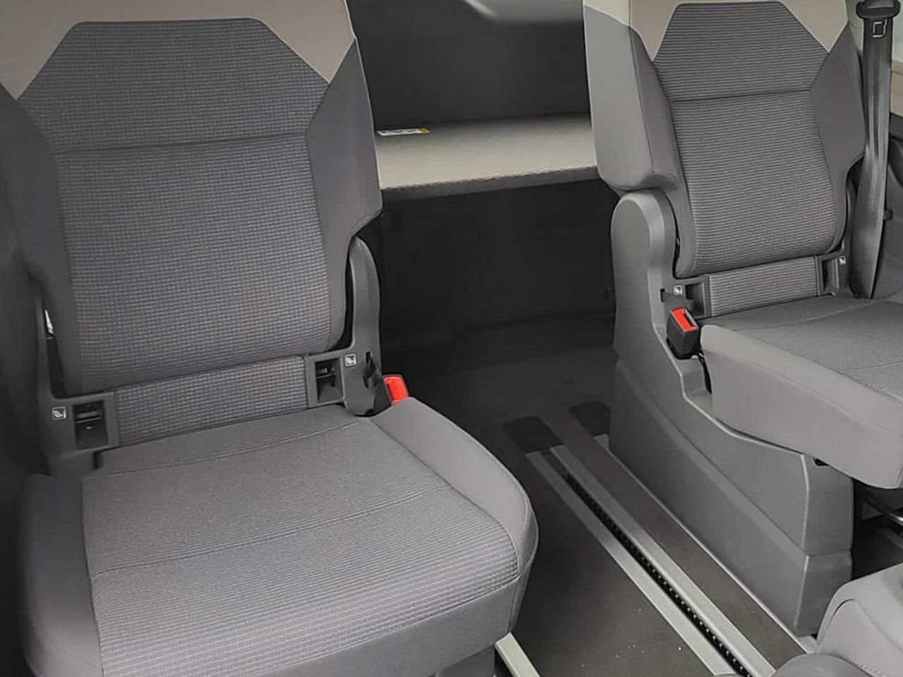 Foto Volkswagen Multivan 13