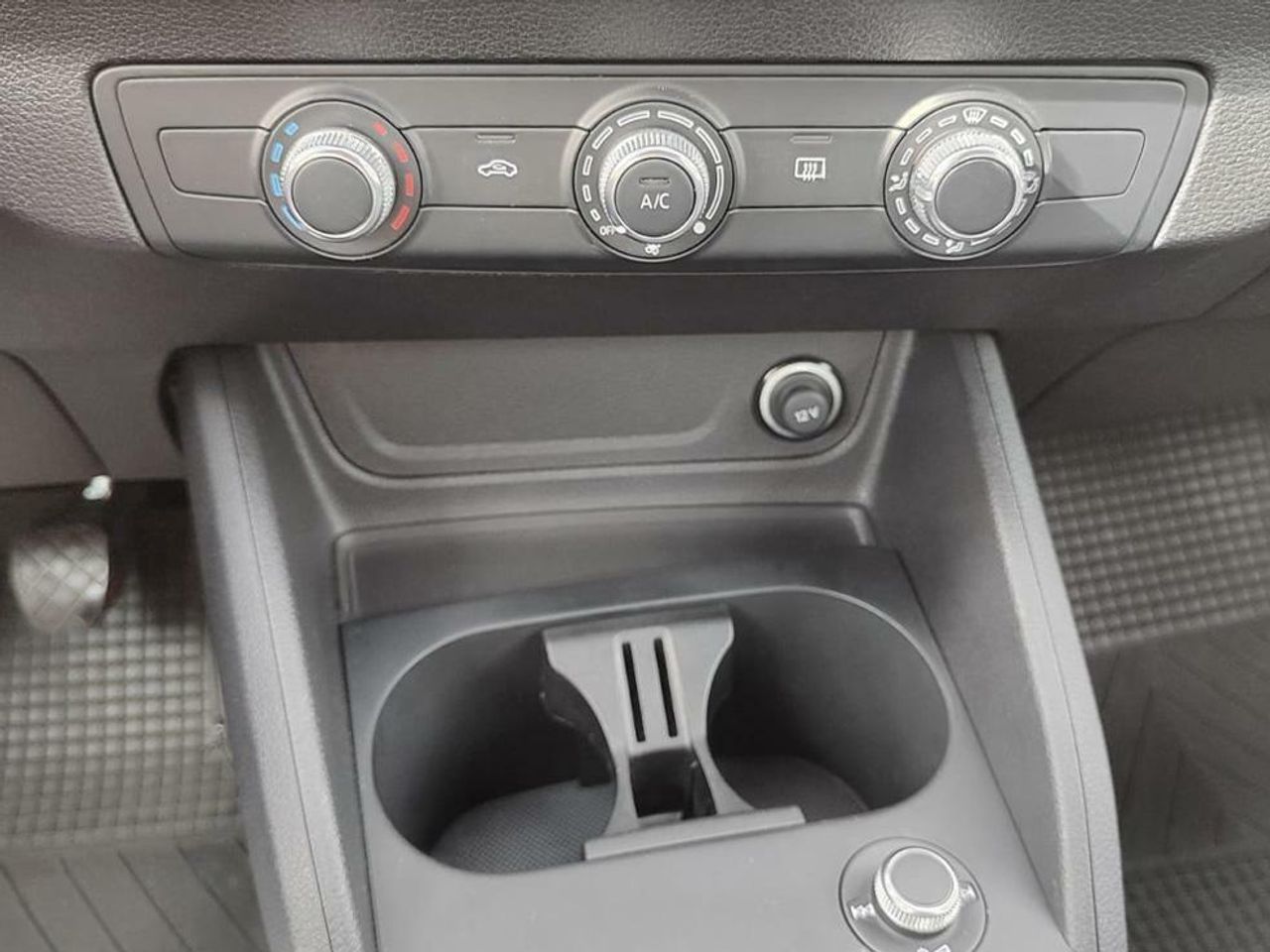 Foto Audi Q2 11