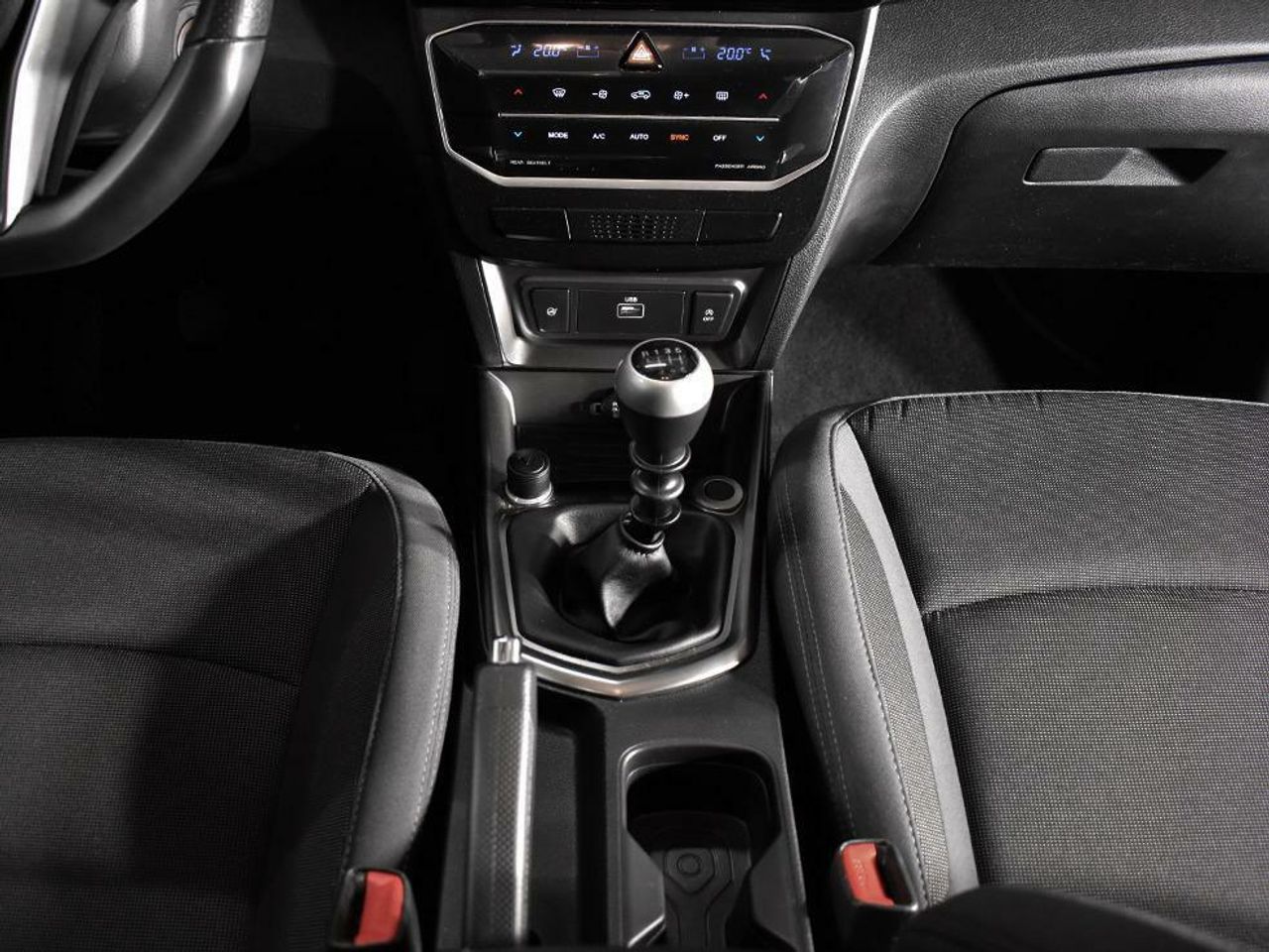 Foto SsangYong Tivoli 13