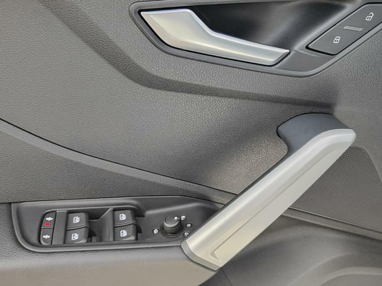 Foto Audi Q2 13