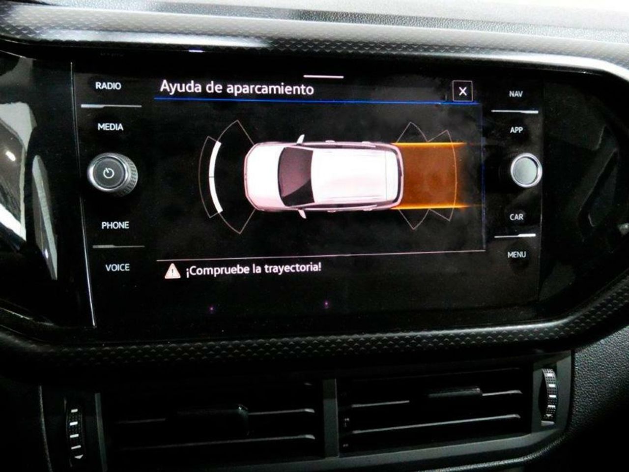 Foto Volkswagen T-Cross 11