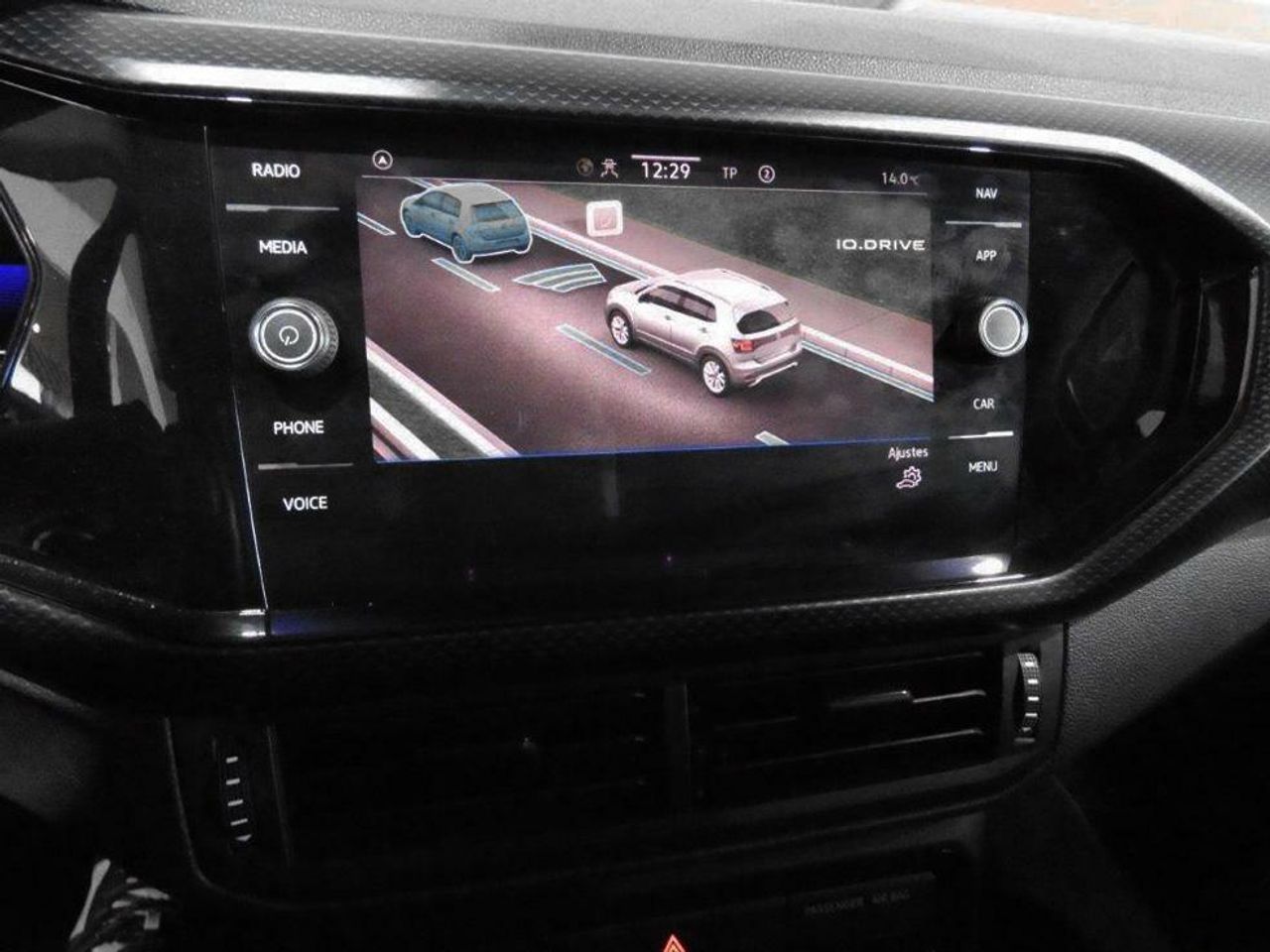 Foto Volkswagen T-Cross 11