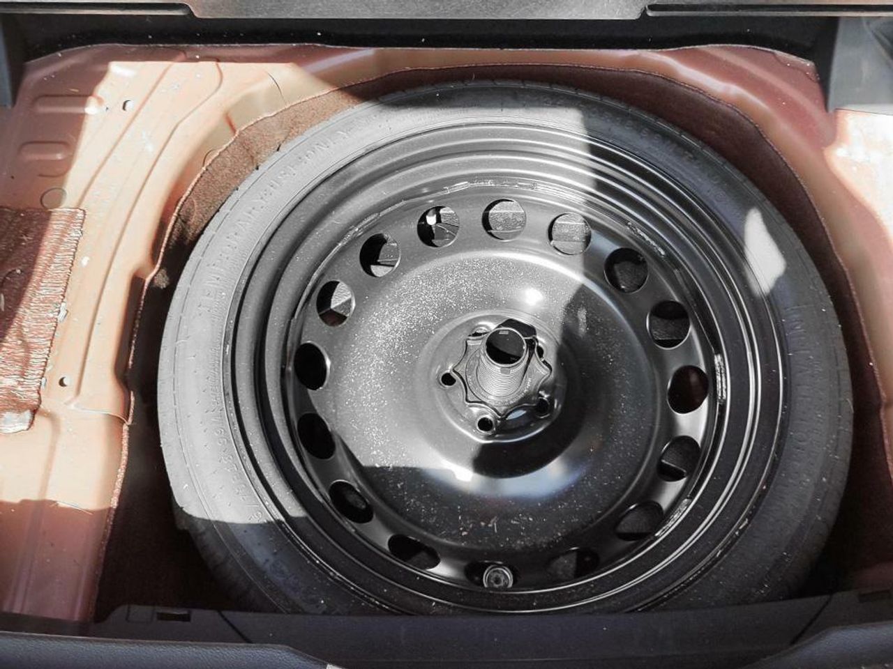 Foto Volkswagen T-Cross 14