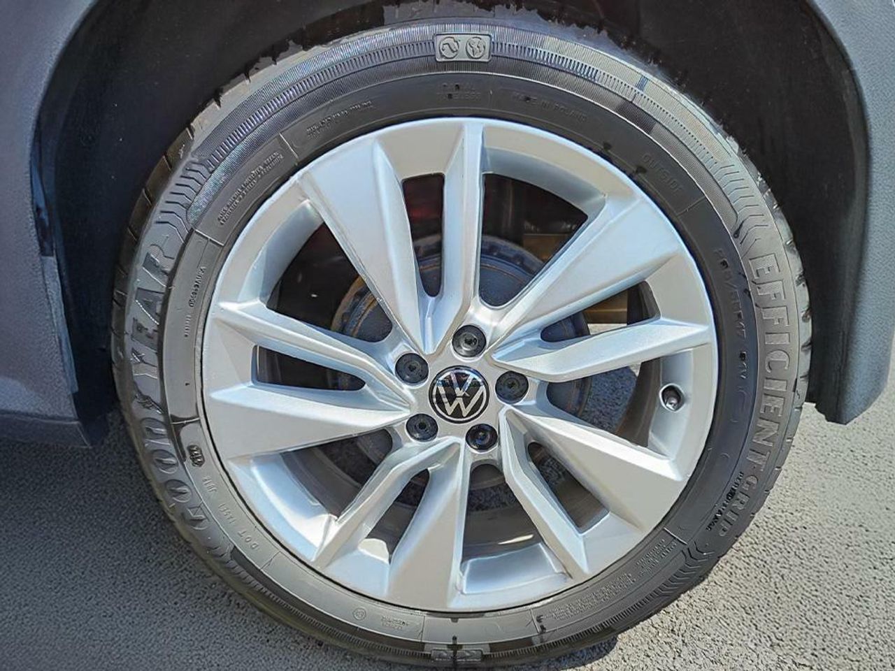Foto Volkswagen T-Cross 15