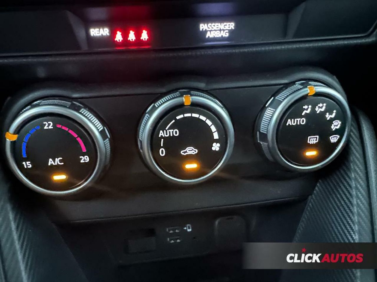 Foto Mazda Mazda2 15