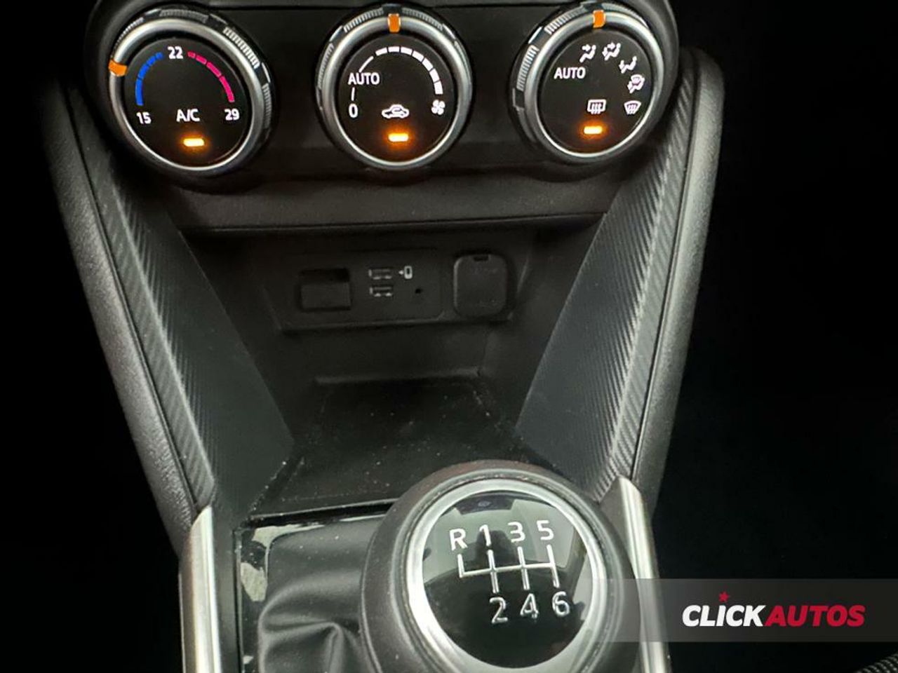 Foto Mazda Mazda2 17