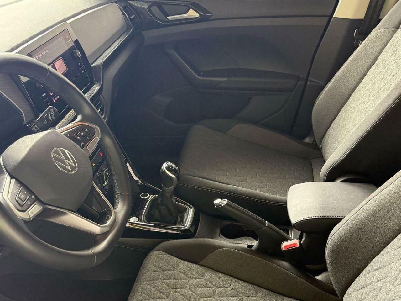 Foto Volkswagen T-Cross 9