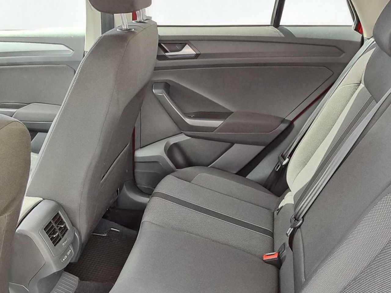 Foto Volkswagen T-Roc 12