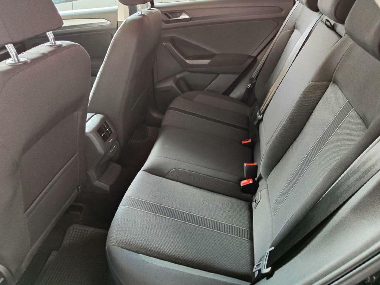 Foto Volkswagen T-Roc 10