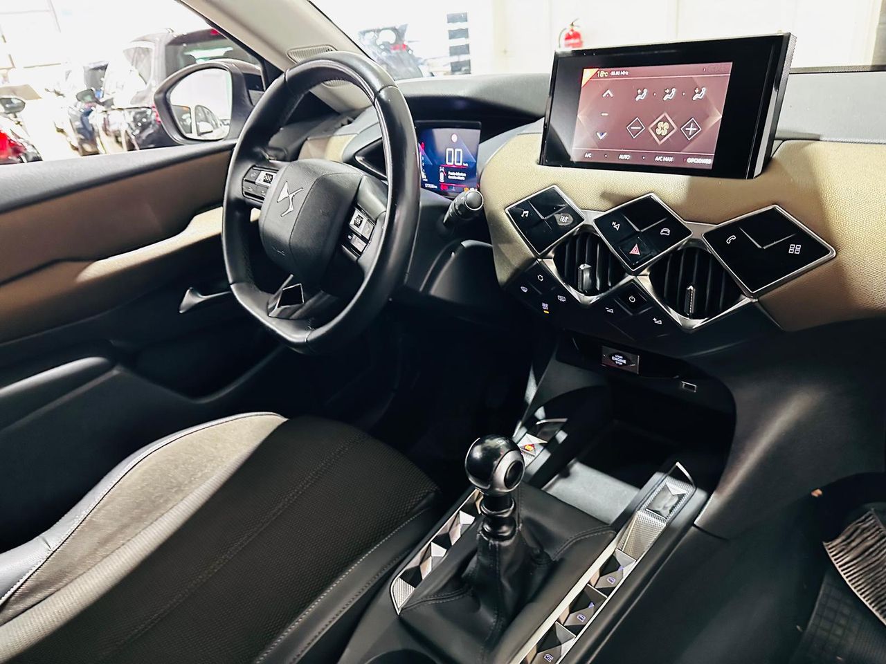 Foto DS Automobiles DS 3 16