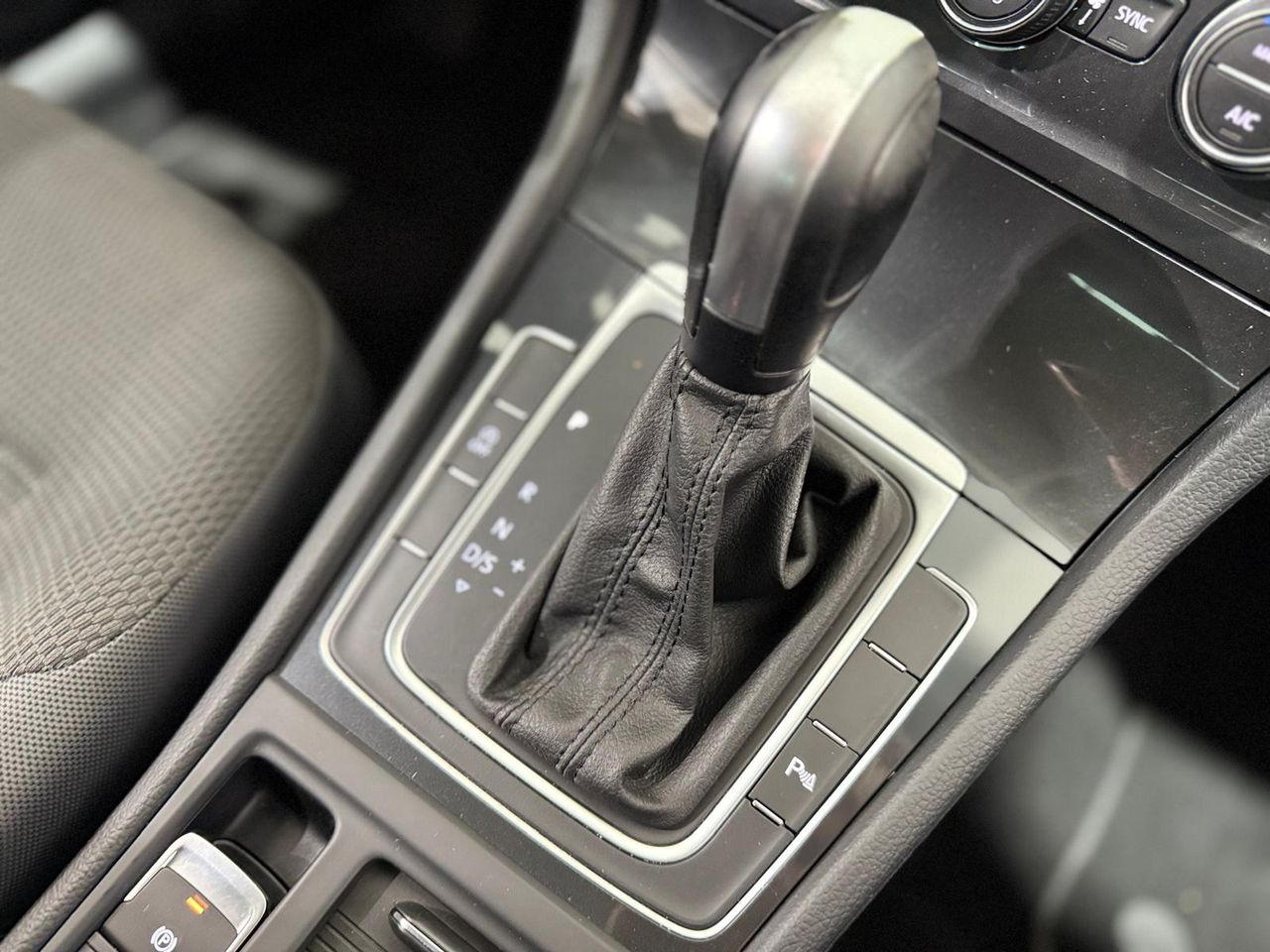 Foto Volkswagen Golf 17