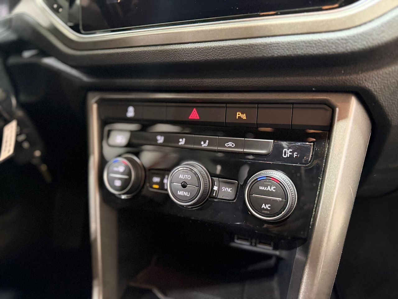 Foto Volkswagen T-Roc 14