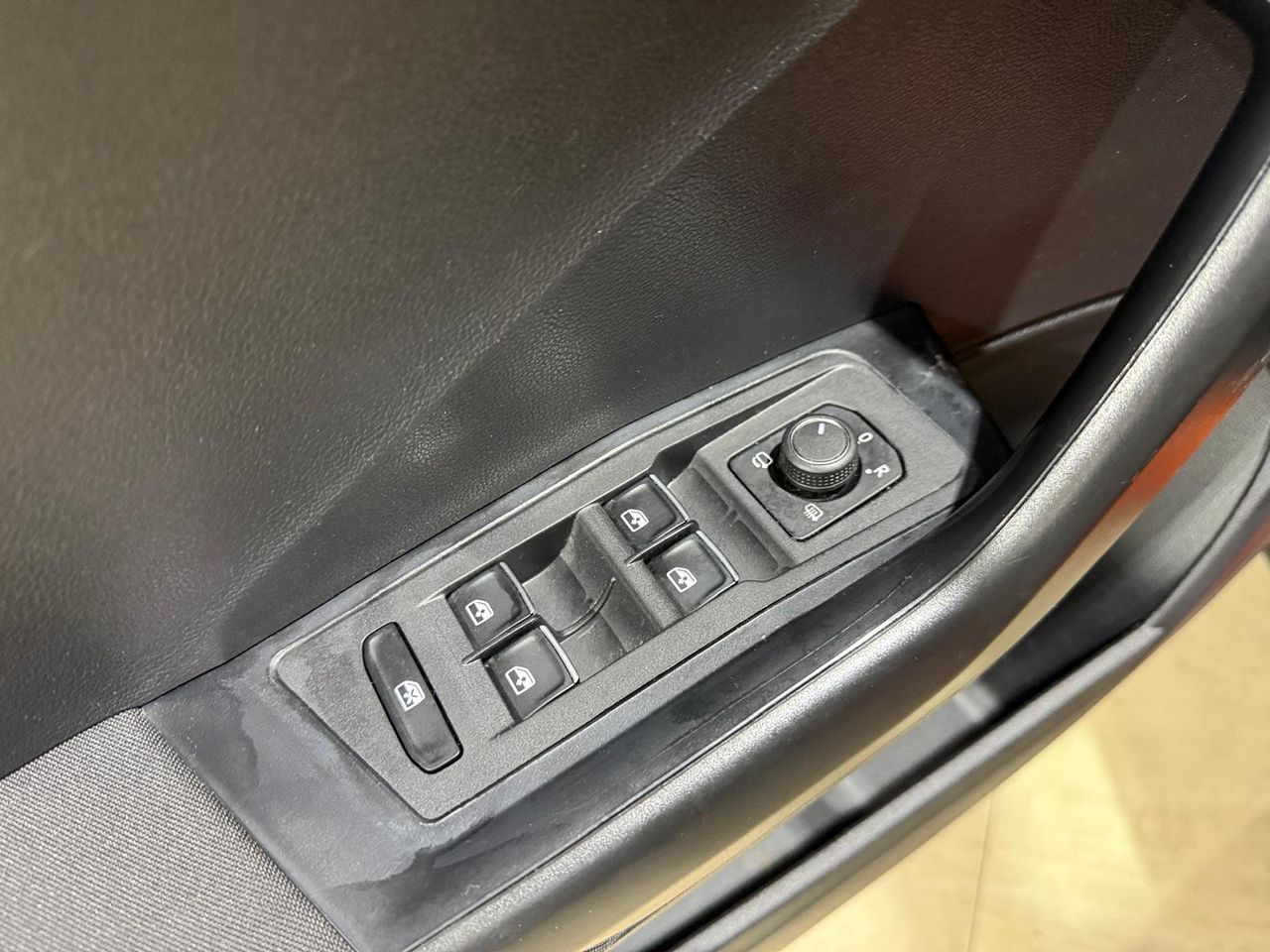 Foto Volkswagen T-Roc 15