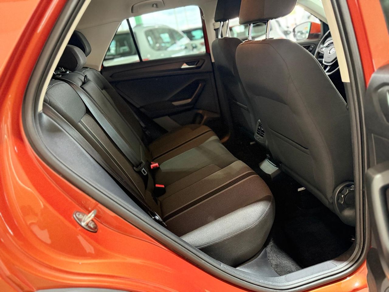 Foto Volkswagen T-Roc 20