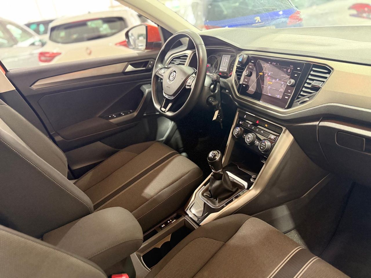 Foto Volkswagen T-Roc 22