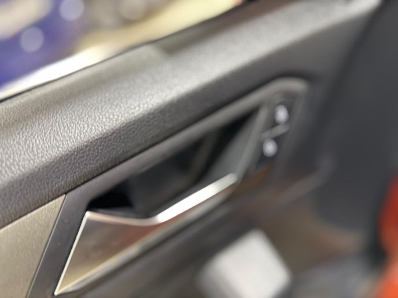 Foto Volkswagen T-Roc 24