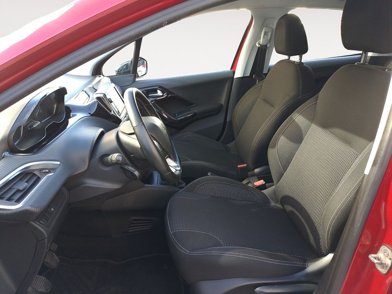 Foto Peugeot 208 8