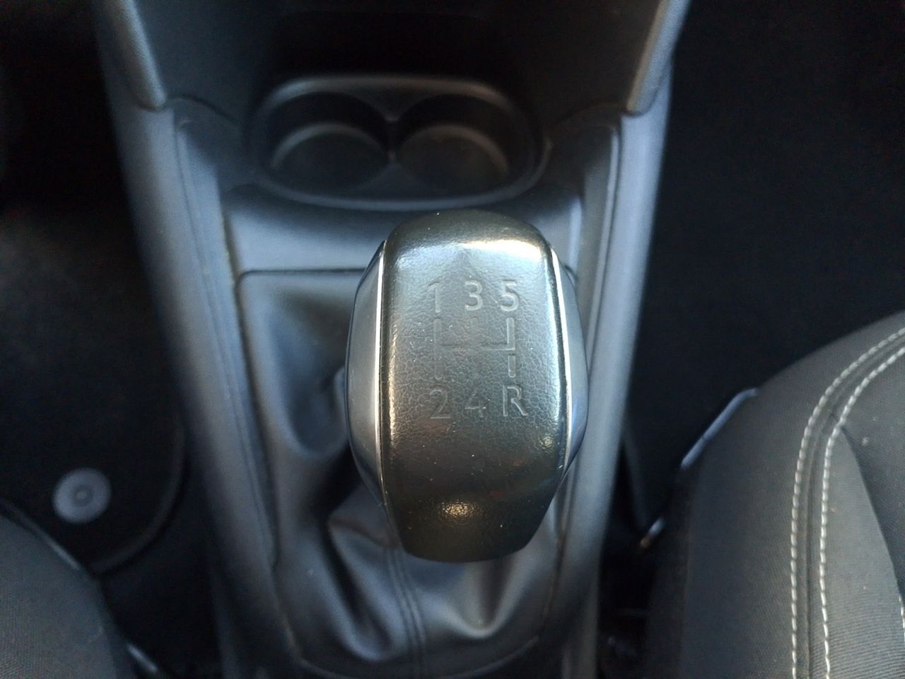 Foto Peugeot 208 12