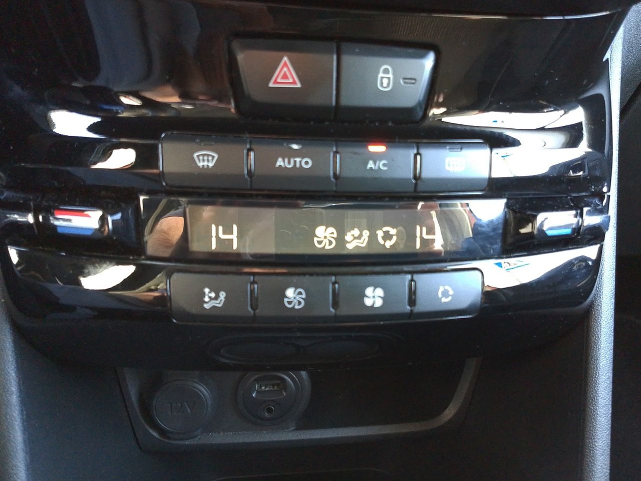 Foto Peugeot 208 18