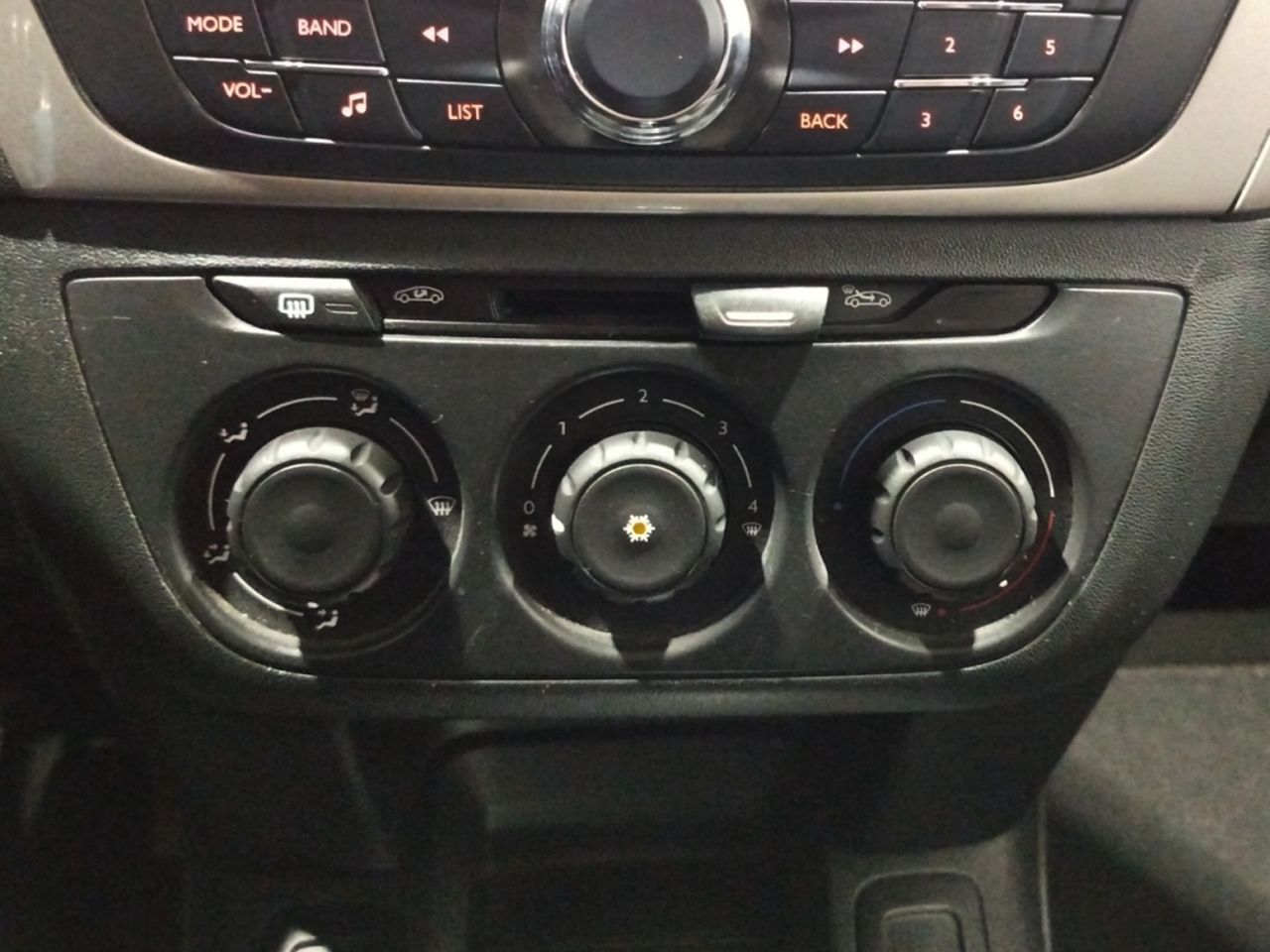 Foto Citroën C-Elysèe 15