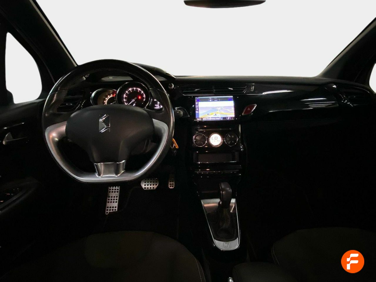 Foto DS Automobiles DS 3 12