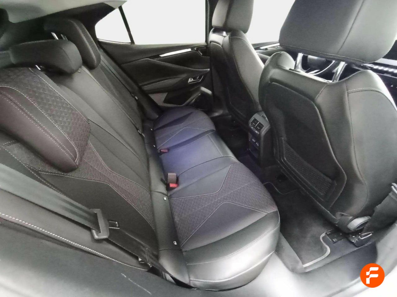 Foto DS Automobiles DS 4 17
