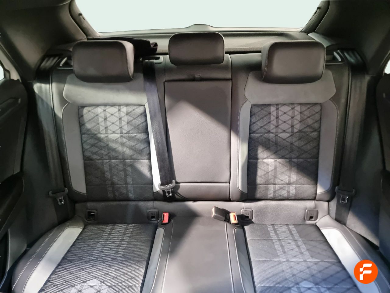 Foto Volkswagen T-Roc 15
