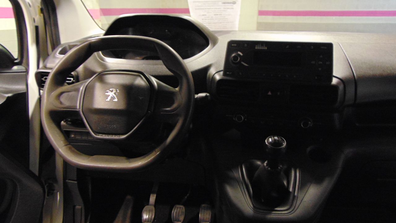 Foto Peugeot Rifter 10