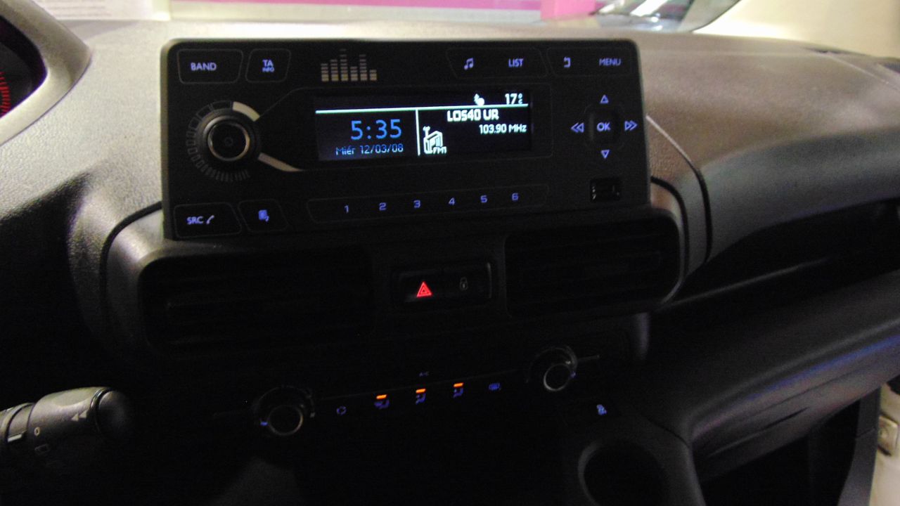 Foto Peugeot Rifter 11