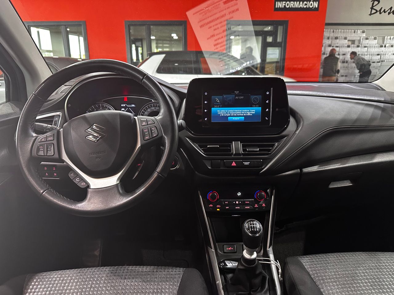 Foto Suzuki S-Cross 11