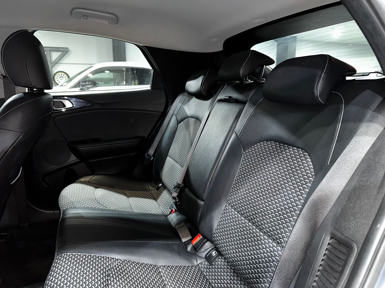 Foto Kia XCeed 10