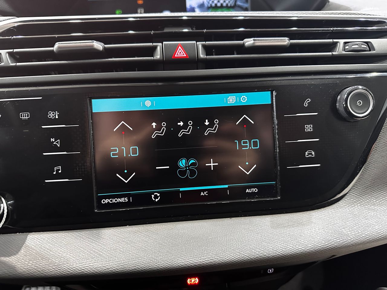 Foto Citroën Grand C4 SpaceTourer 24