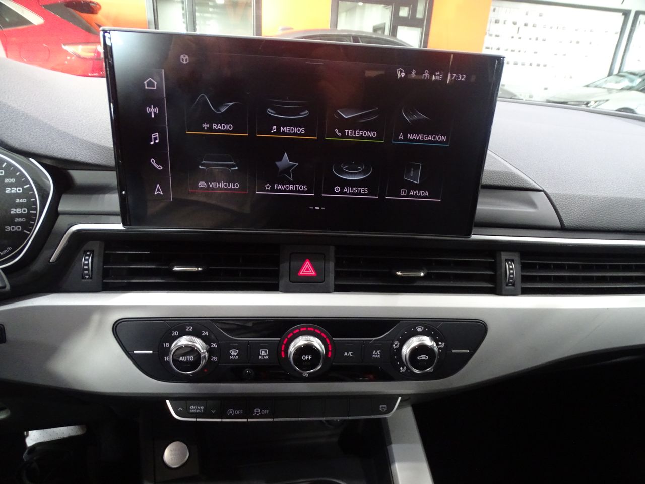 Foto Audi A4 12