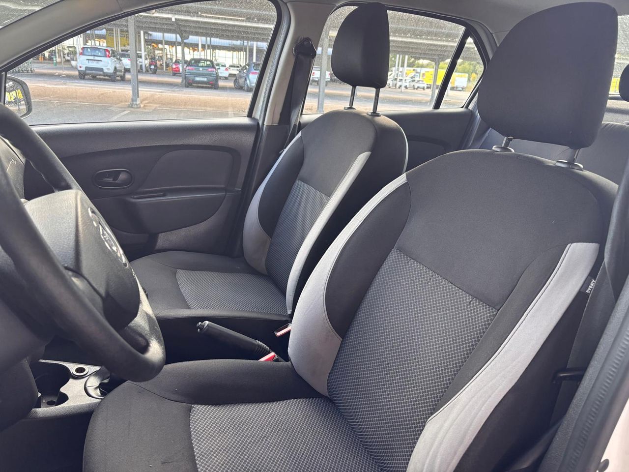 Foto Dacia Logan 8