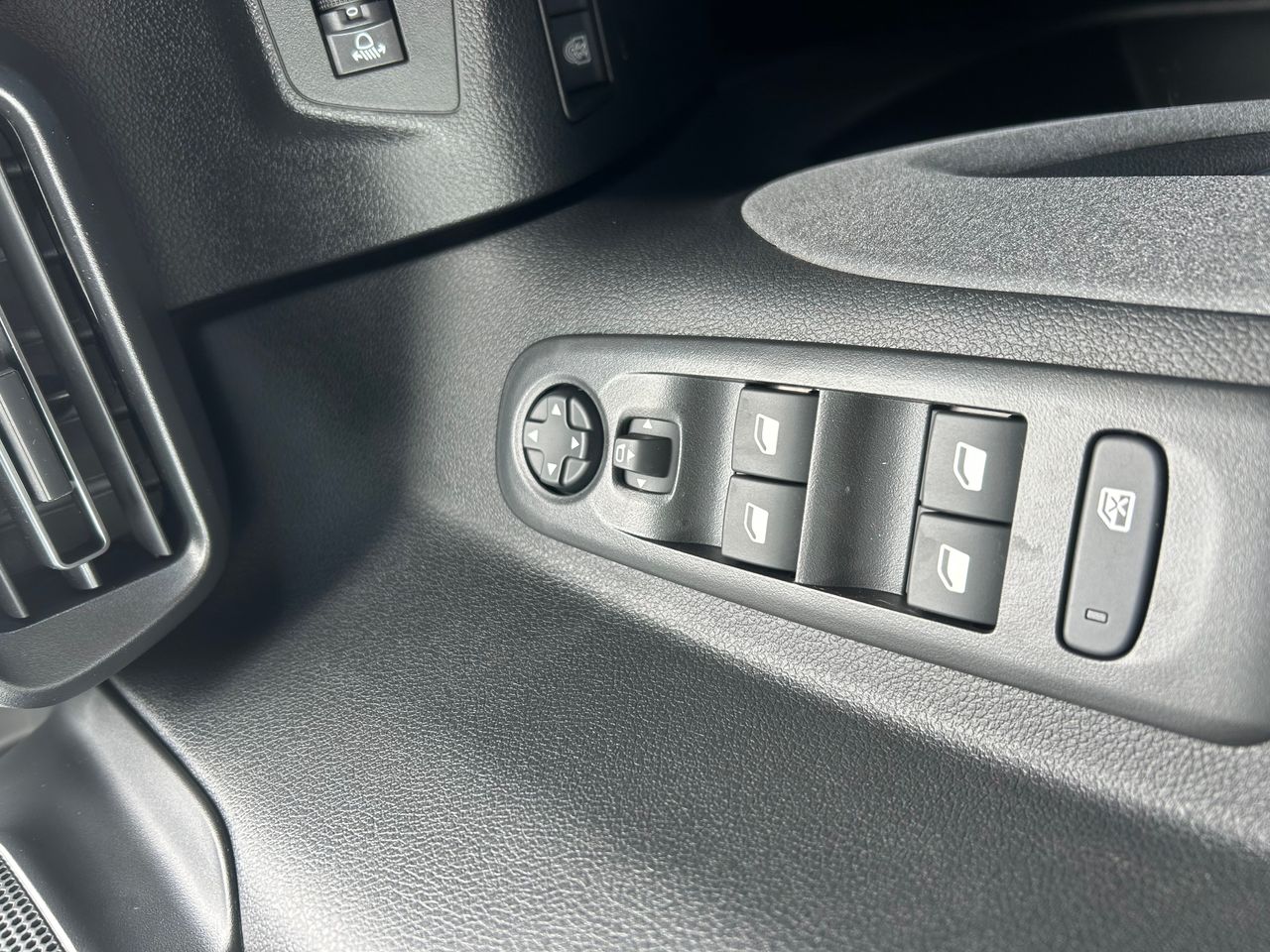 Foto Peugeot Rifter 13