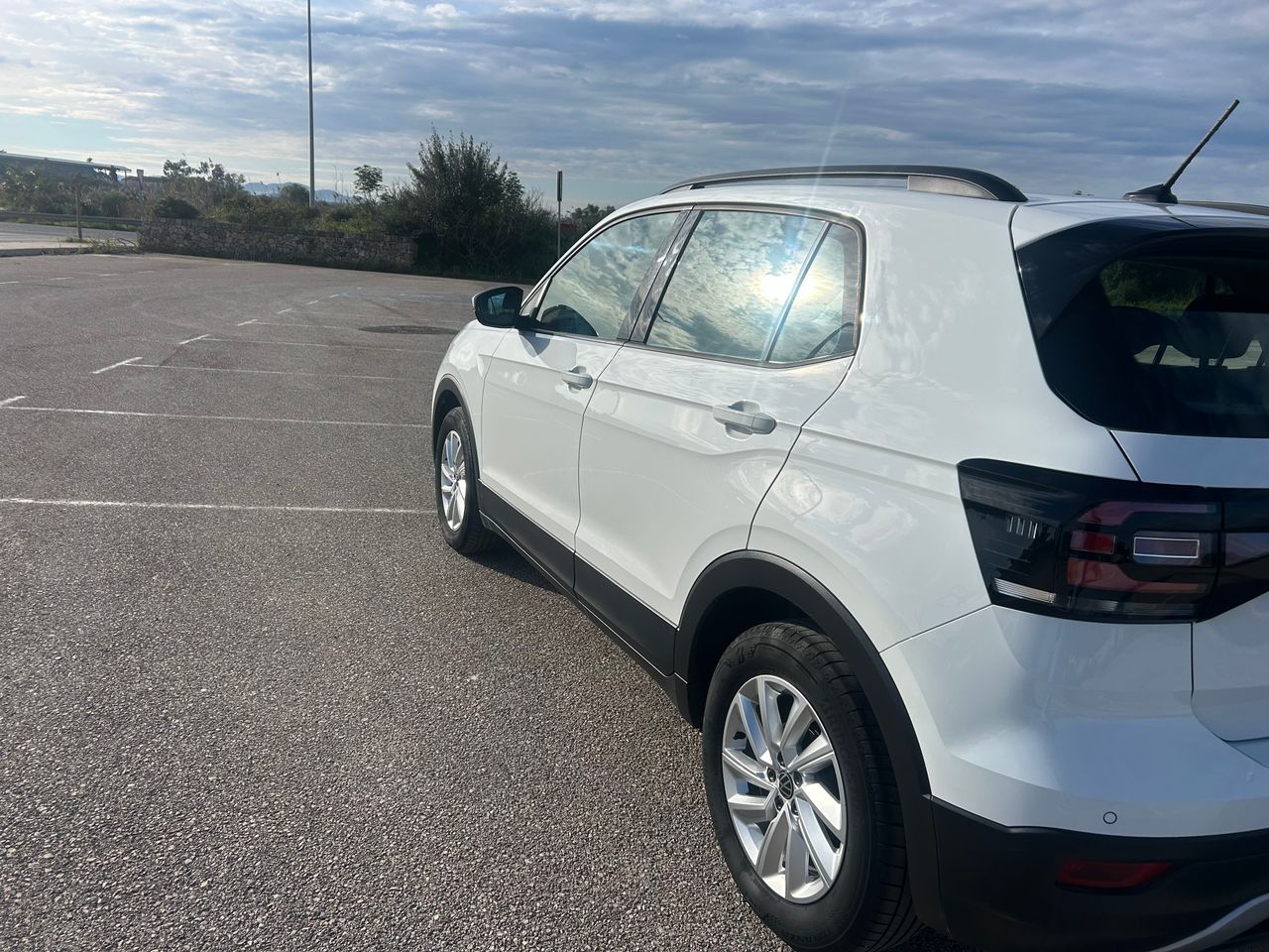 Foto Volkswagen T-Cross 3