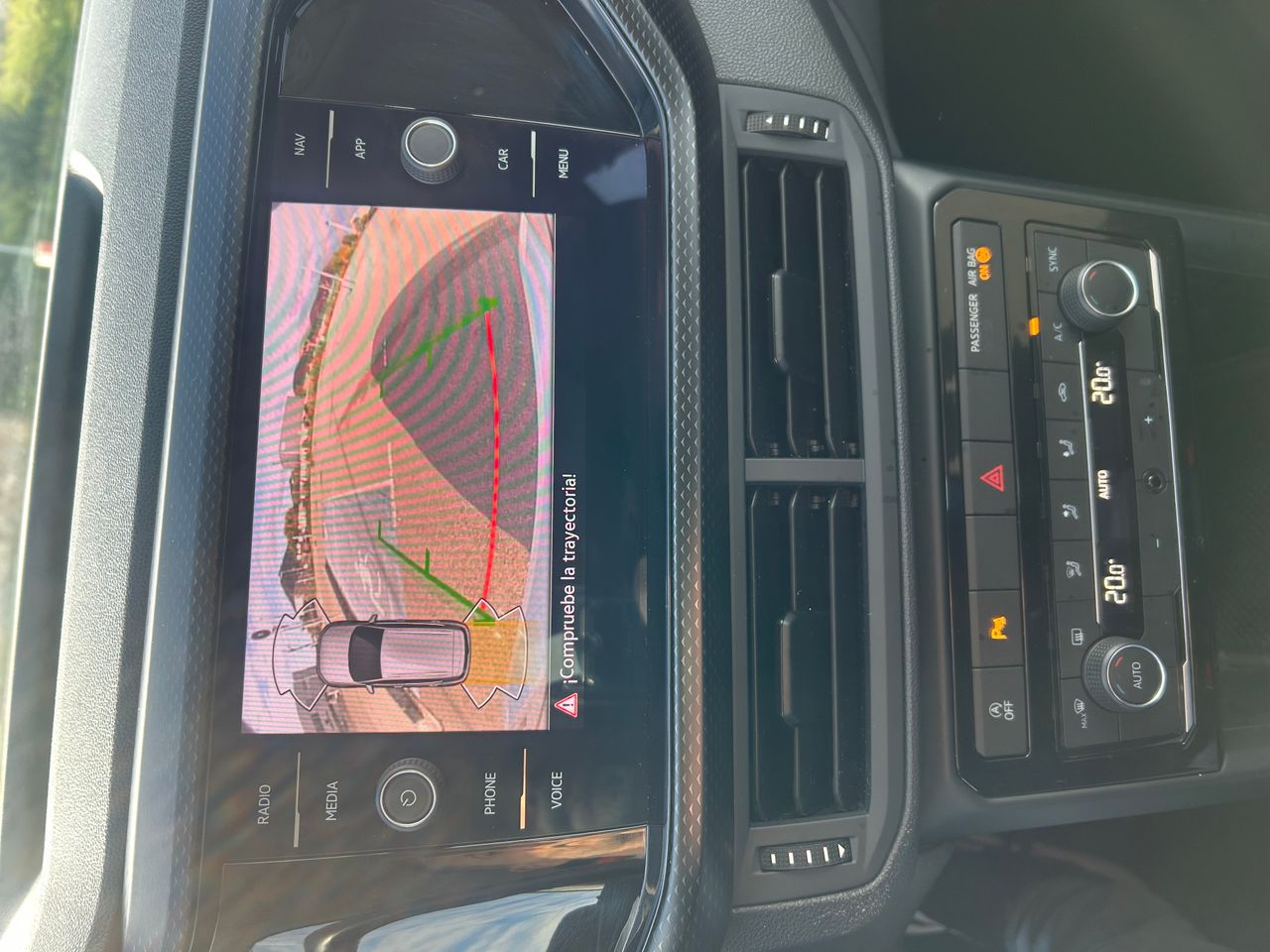 Foto Volkswagen T-Cross 12
