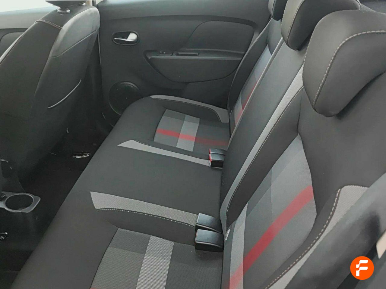 Foto Dacia Sandero 29