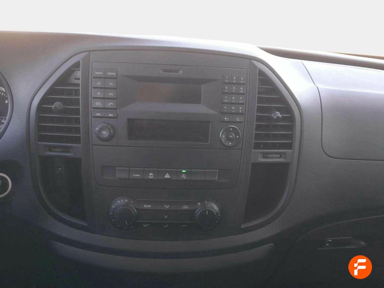 Foto Mercedes-Benz Vito 13
