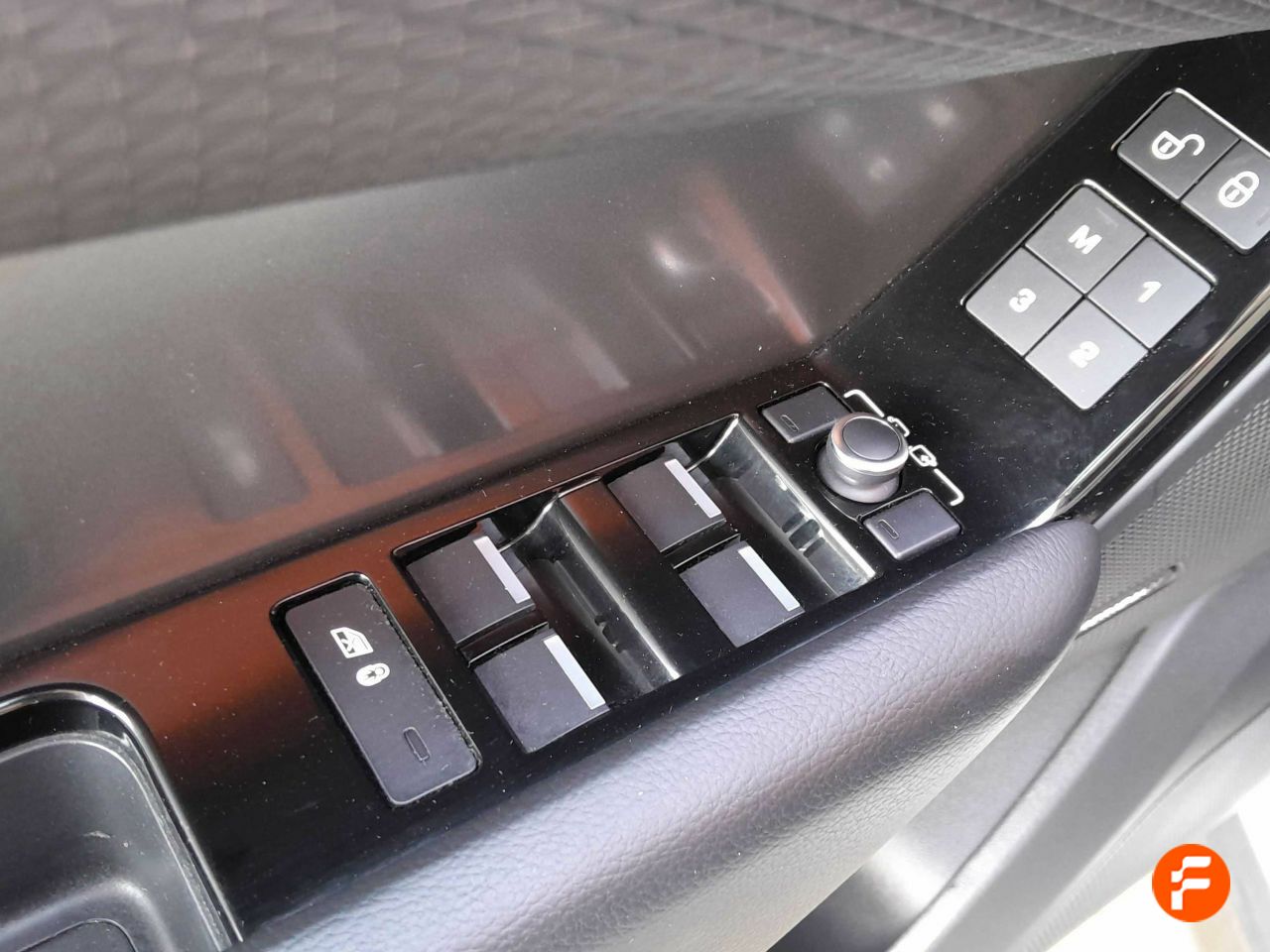 Foto Land-Rover Range Rover Velar 22