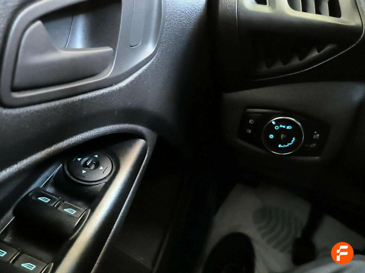 Foto Ford Transit Connect 23