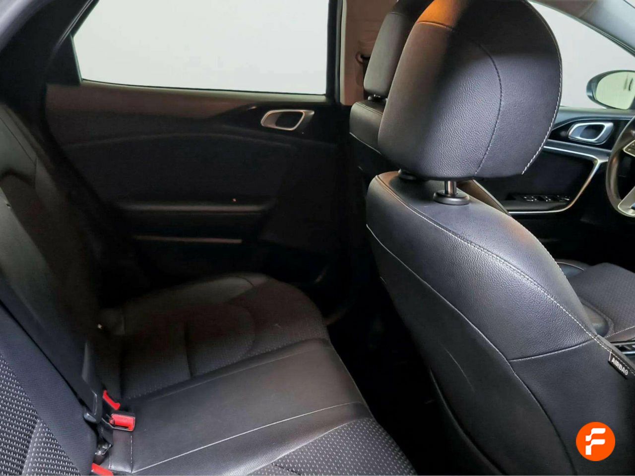 Foto Kia XCeed 28