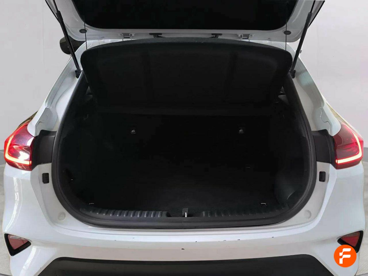 Foto Kia XCeed 29