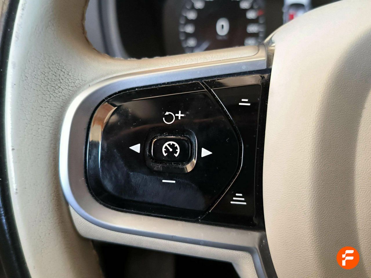 Foto Volvo XC90 12