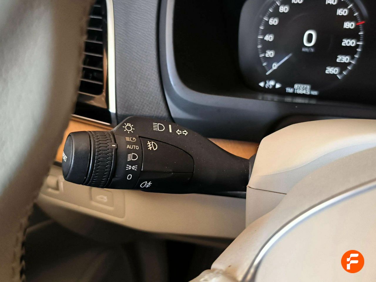 Foto Volvo XC90 15