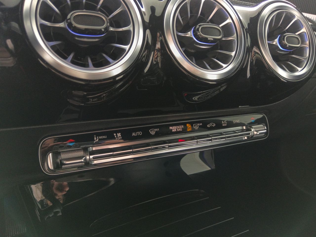 Foto Mercedes-Benz Clase CLA 21